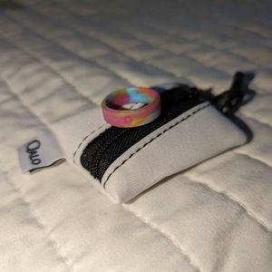 Unisex Modern Silicone Ring in multi color, size 8, white bag